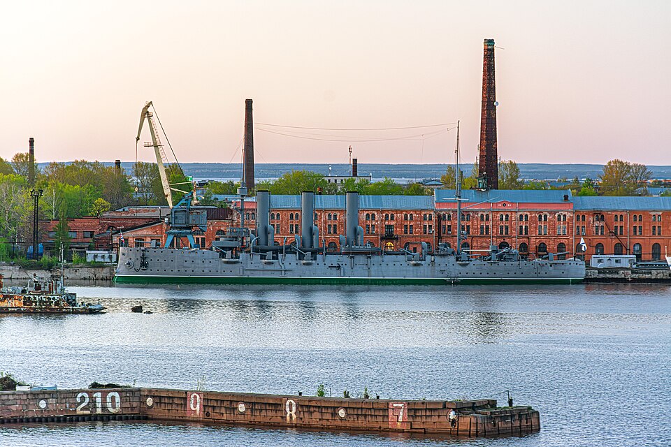 Минобороны России из-за дефицита запчастей приказало восстановить старые суда ВМФ России