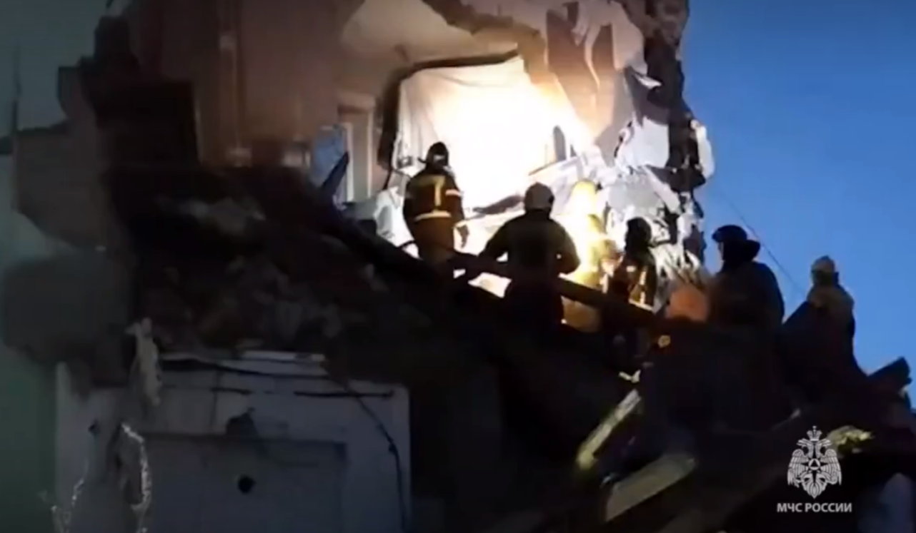 В Сызрани подъезд дома обрушился из‑за работы российских средств ПВО