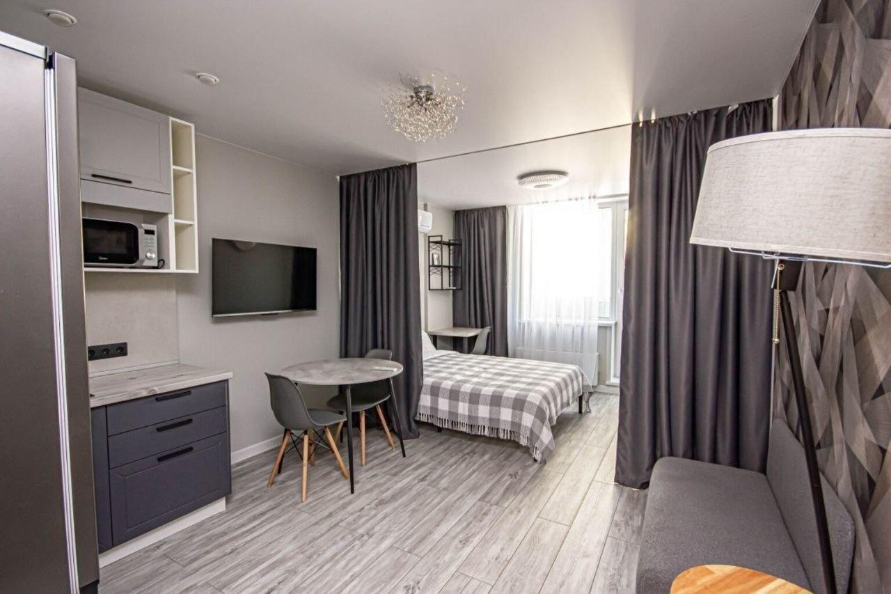 Photo 5431697242512363948 Y