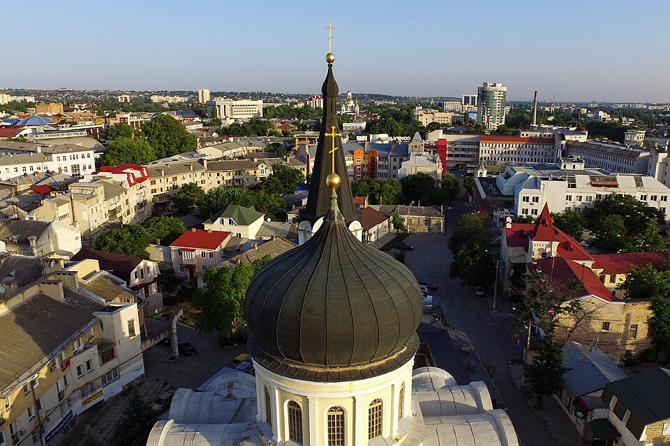 Боевики ВСУ сфотографировались с флагом Украины на въезде в Симферополь