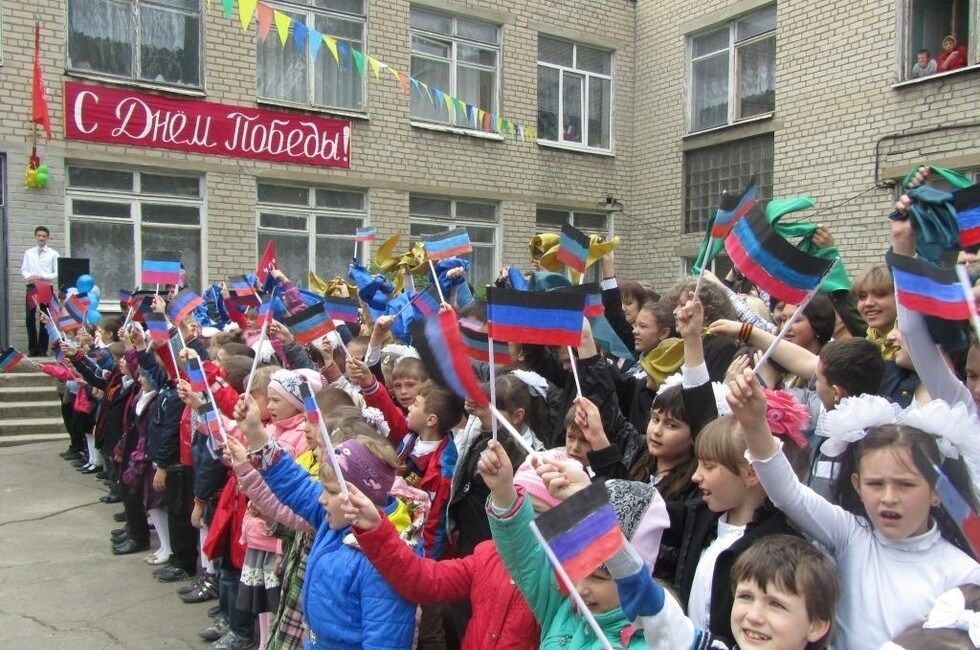 В ЛНР и ДНР школьников добавили в списки для мобилизации