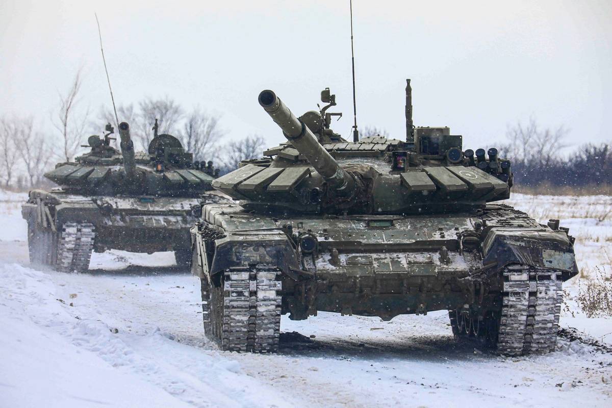 Украина массово стягивает танки к границе с Белгородской и Курской областями