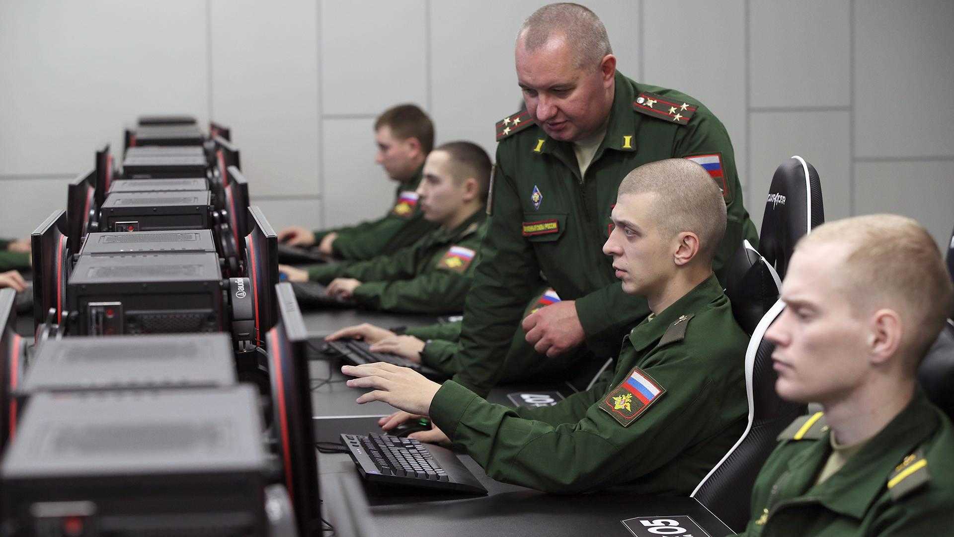 Министр обороны приказал создать «цифровые военкоматы»