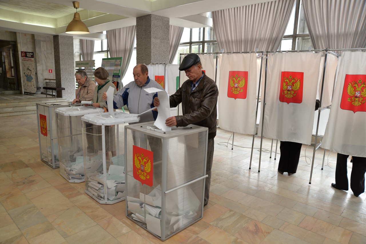 В Тюмени собирают персональные данные людей для работы на выборах