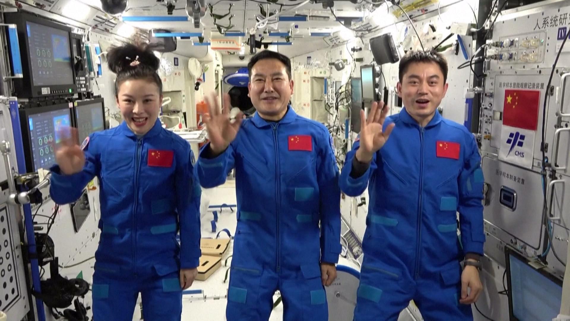 Китайских астронавтов не было в космосе