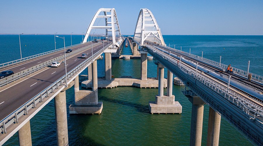 Опоры Крымского моста повреждены и скоро разрушатся