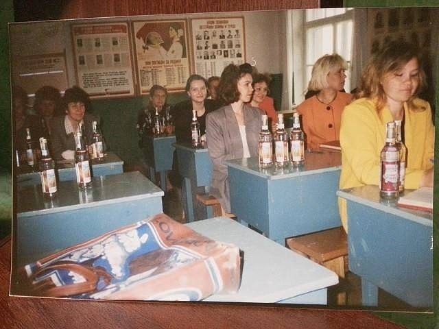 Учителя в 90-е получали зарплату алкоголем
