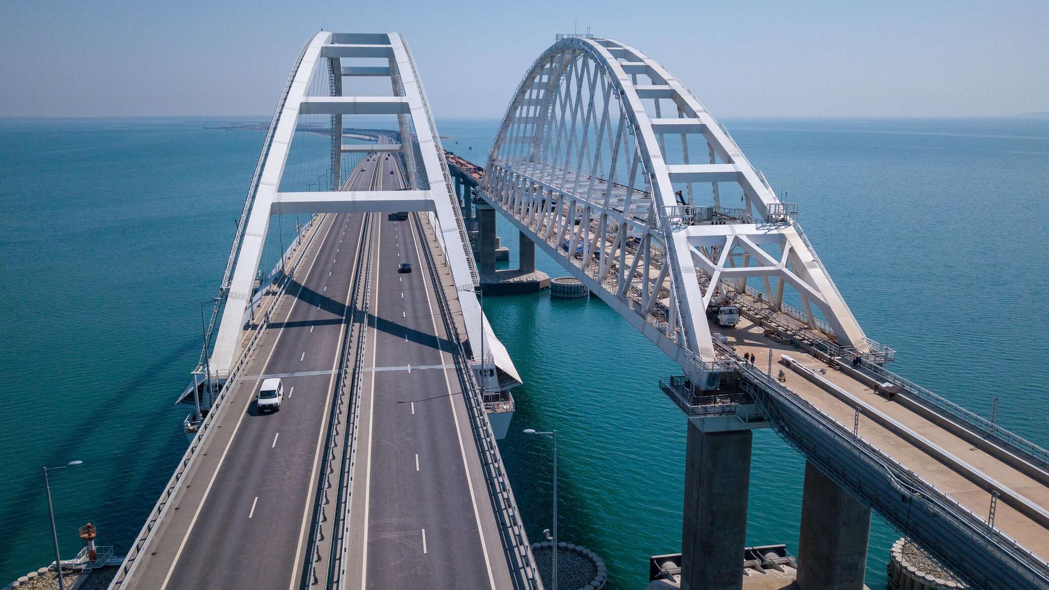Крымский мост вновь атакован дронами