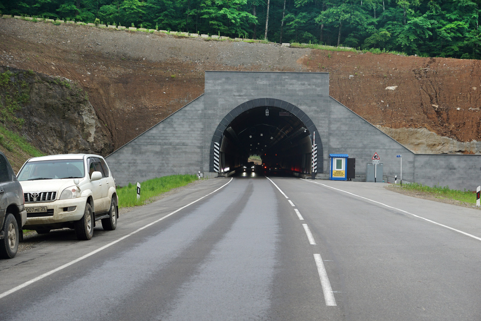 В Приморском крае обвалилась дорога к Нарвинскому тоннелю