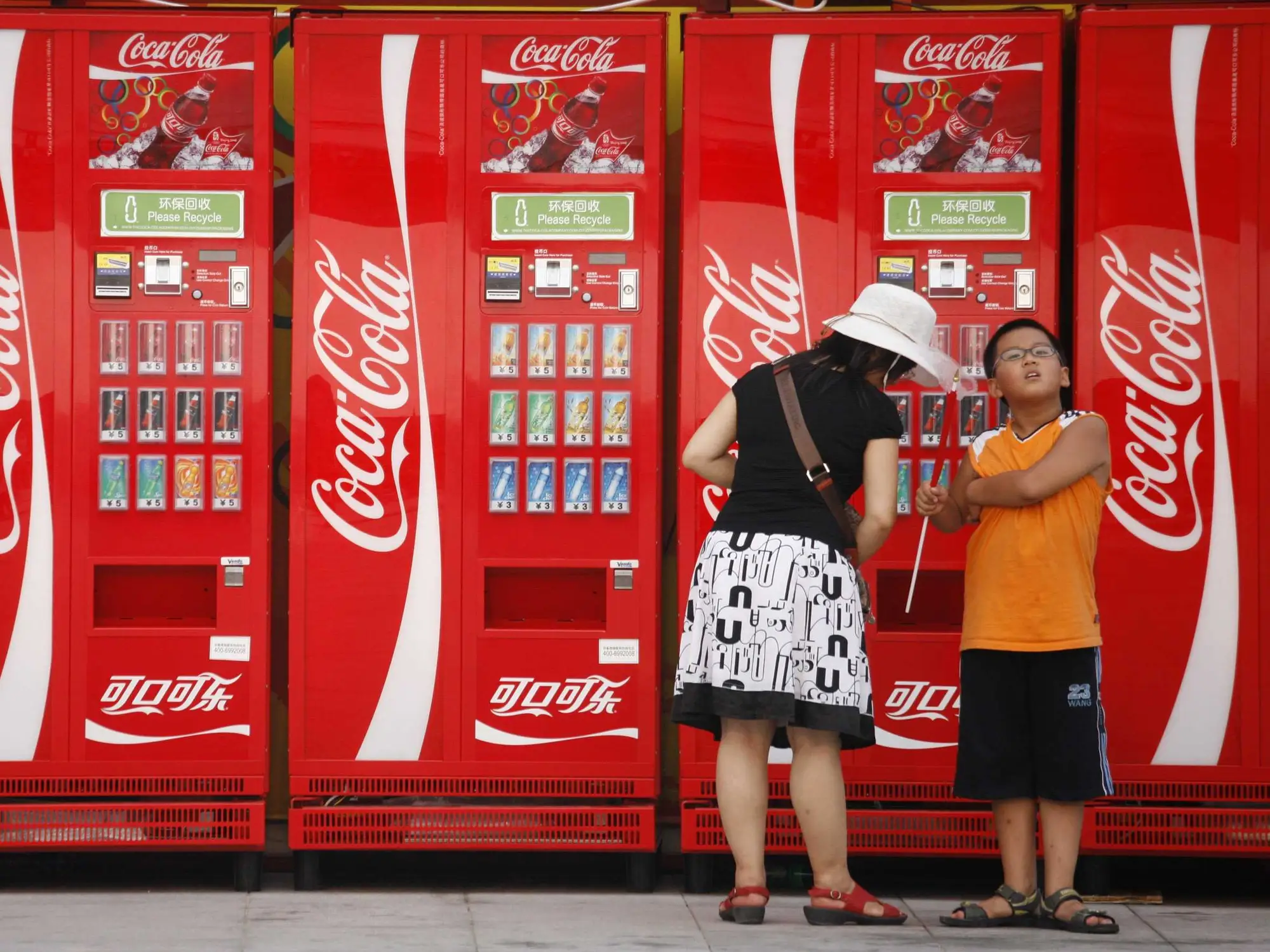 В Китае «Кока-Колу» продают как средство для прочистки труб