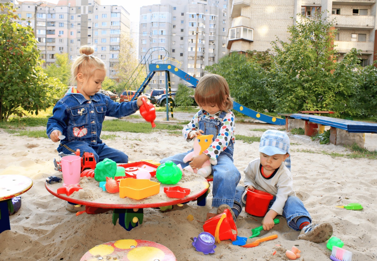 В Дагестане неизвестный попытался украсть детей, играющих во дворе