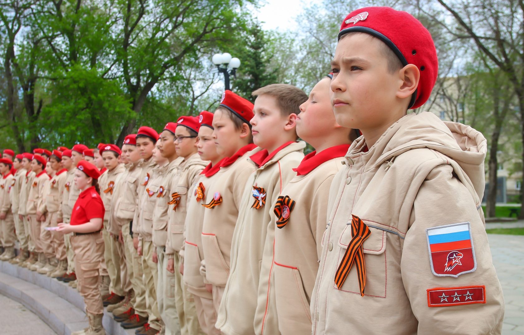 Российские подростки начнут получать военно-учетные специальности