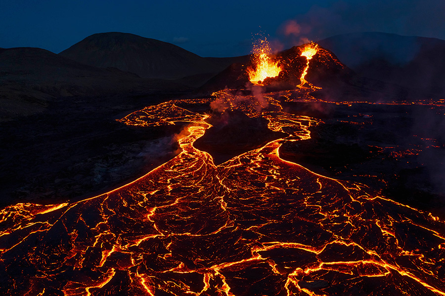 Сдвиг магнитного полюса вызвал вулканическую активность в Италии, Исландии и Мексике