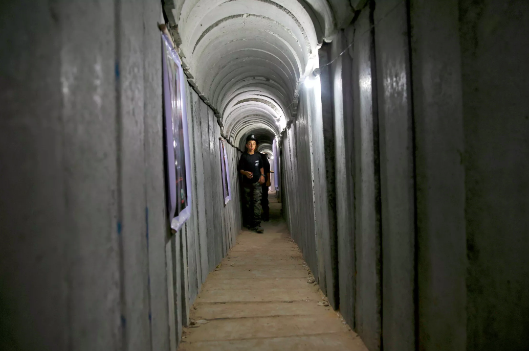 Израиль показал видео из туннелей ХАМАС