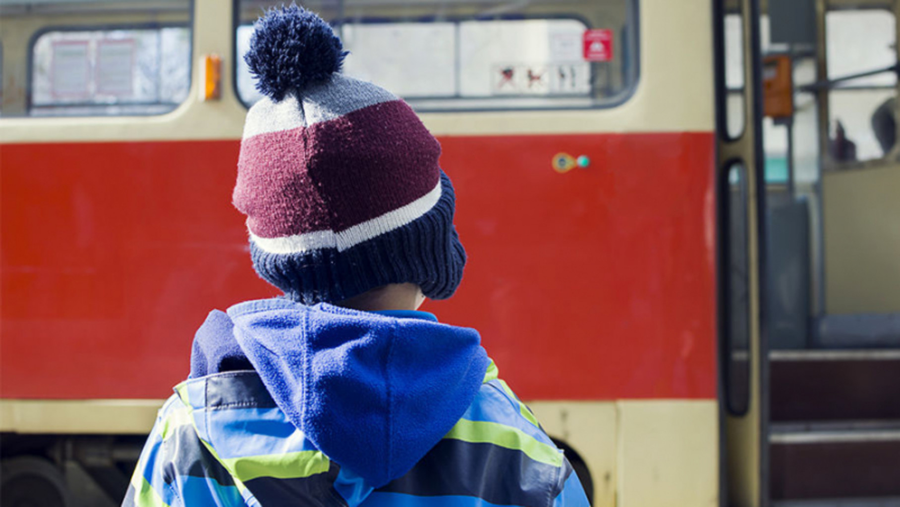 В Ярославле из автобуса вечером высадили девятилетнего мальчика