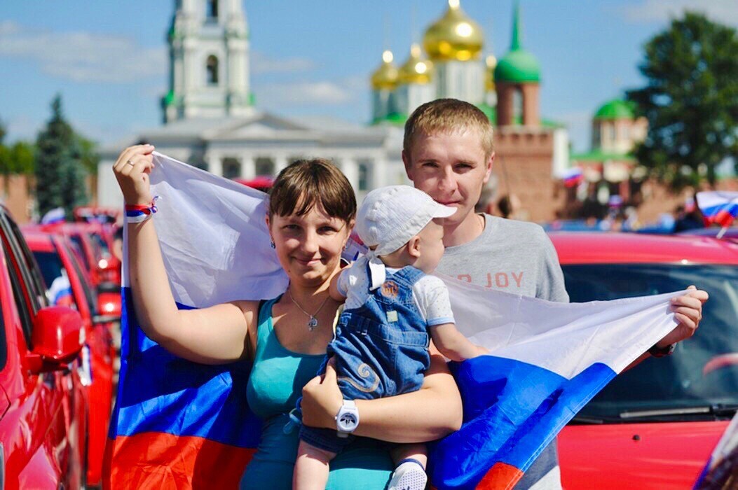 Всем семьям с детьми положены выплаты в 100 тысяч рублей