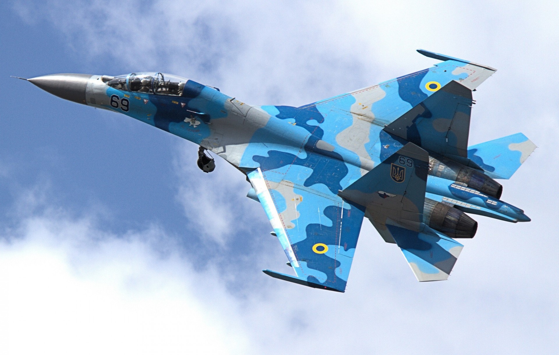В небе над Белгородской областью сбит российский истребитель СУ-27