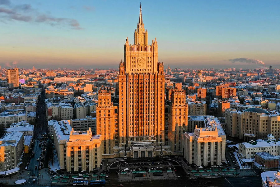 В МИД обсуждают запрет на выдачу и замену документов для россиян за границей